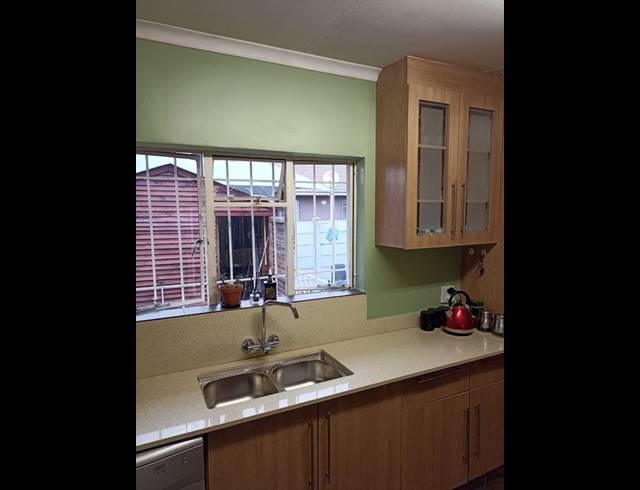 4 BEDROOM HOUSE FOR SALE IN KOOKRUS